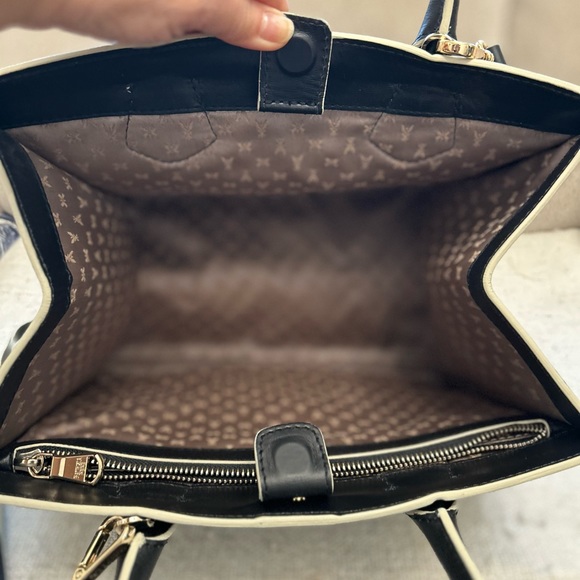 Patrizia Pepe Black Leather  Handbag - Picture 4 of 12